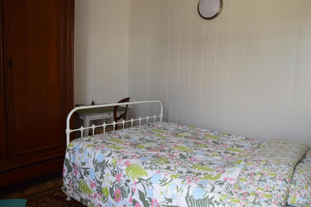 Les Miquelots Bed & Breakfast Pont-d'Ouilly Eksteriør bilde